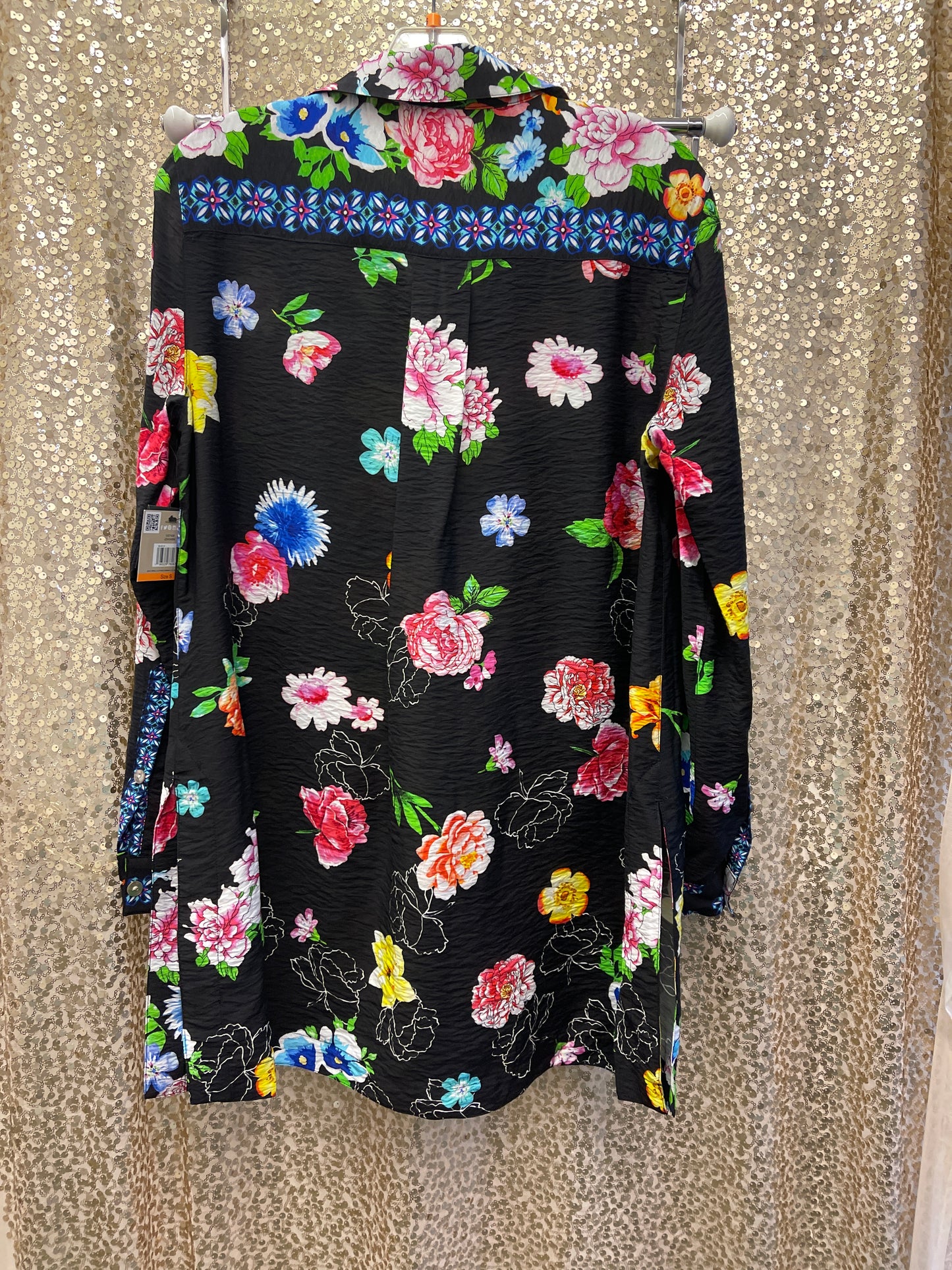 JM BLK FLORAL LONG TUNIC W/ ROLL SLEEVES
