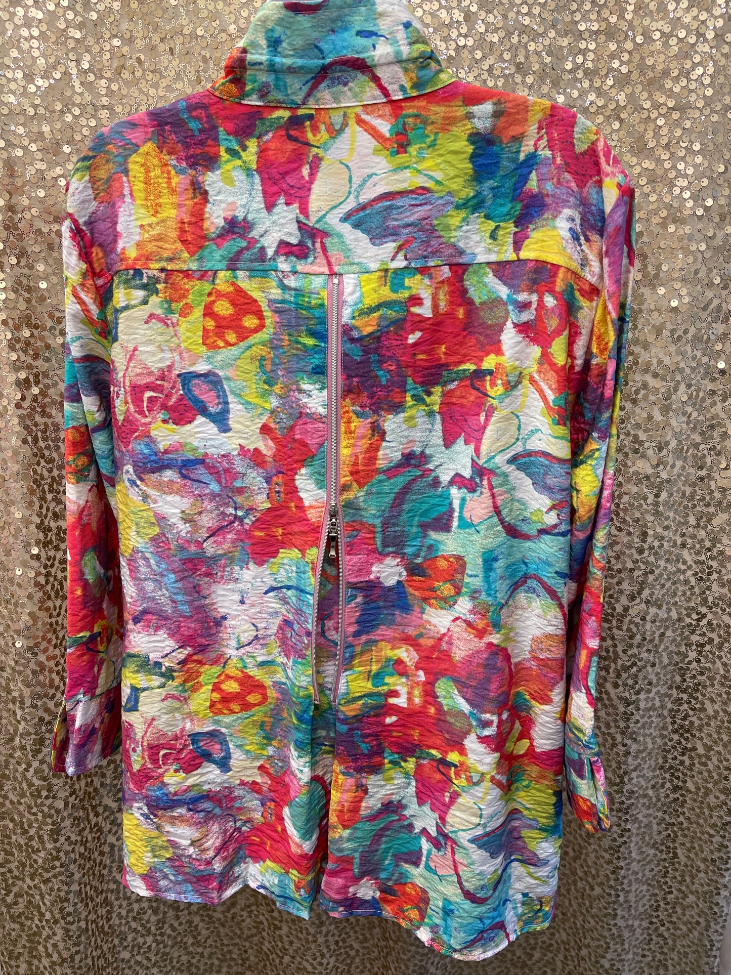 AM PINK MULTI FLORAL TOP BUTTON FRONT W/ZIP IN BACK