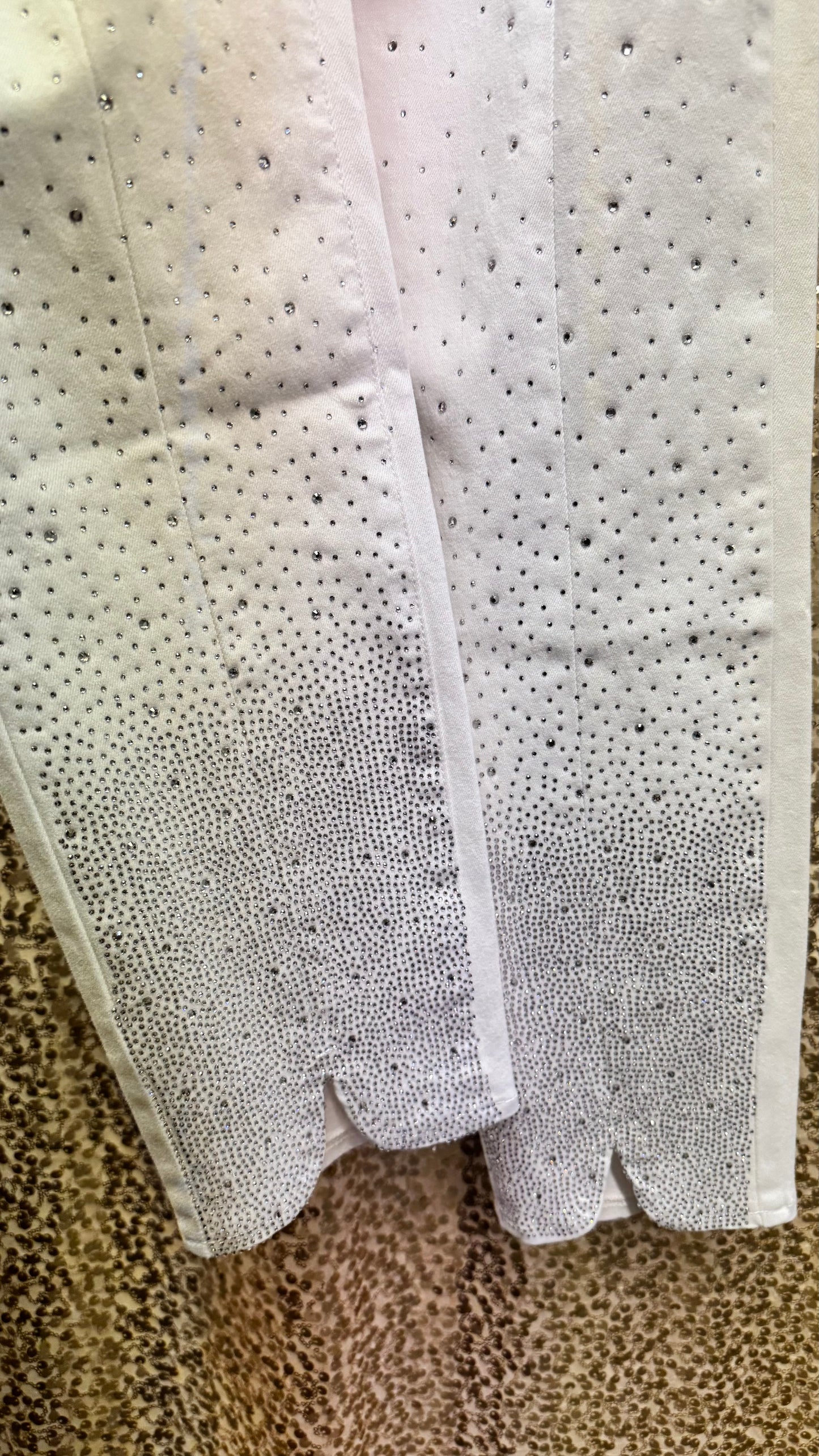 AZI TIFFANY RHINESTONE DETAILED JEANS