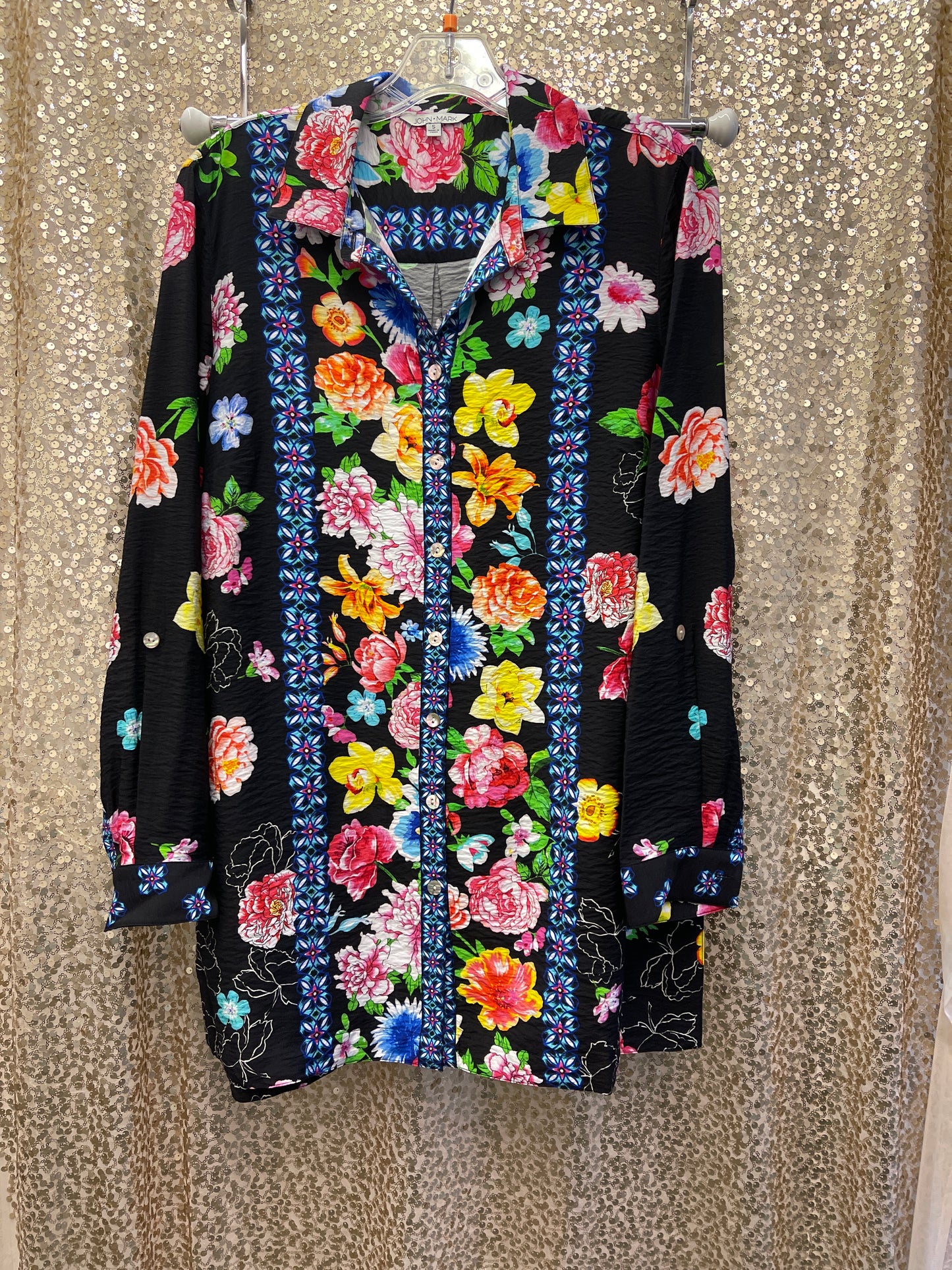 JM BLK FLORAL LONG TUNIC W/ ROLL SLEEVES