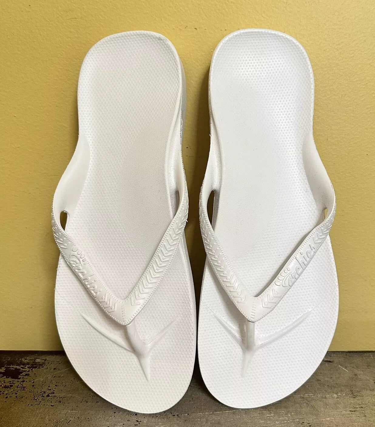 ARCHIES FLIP FLOPS