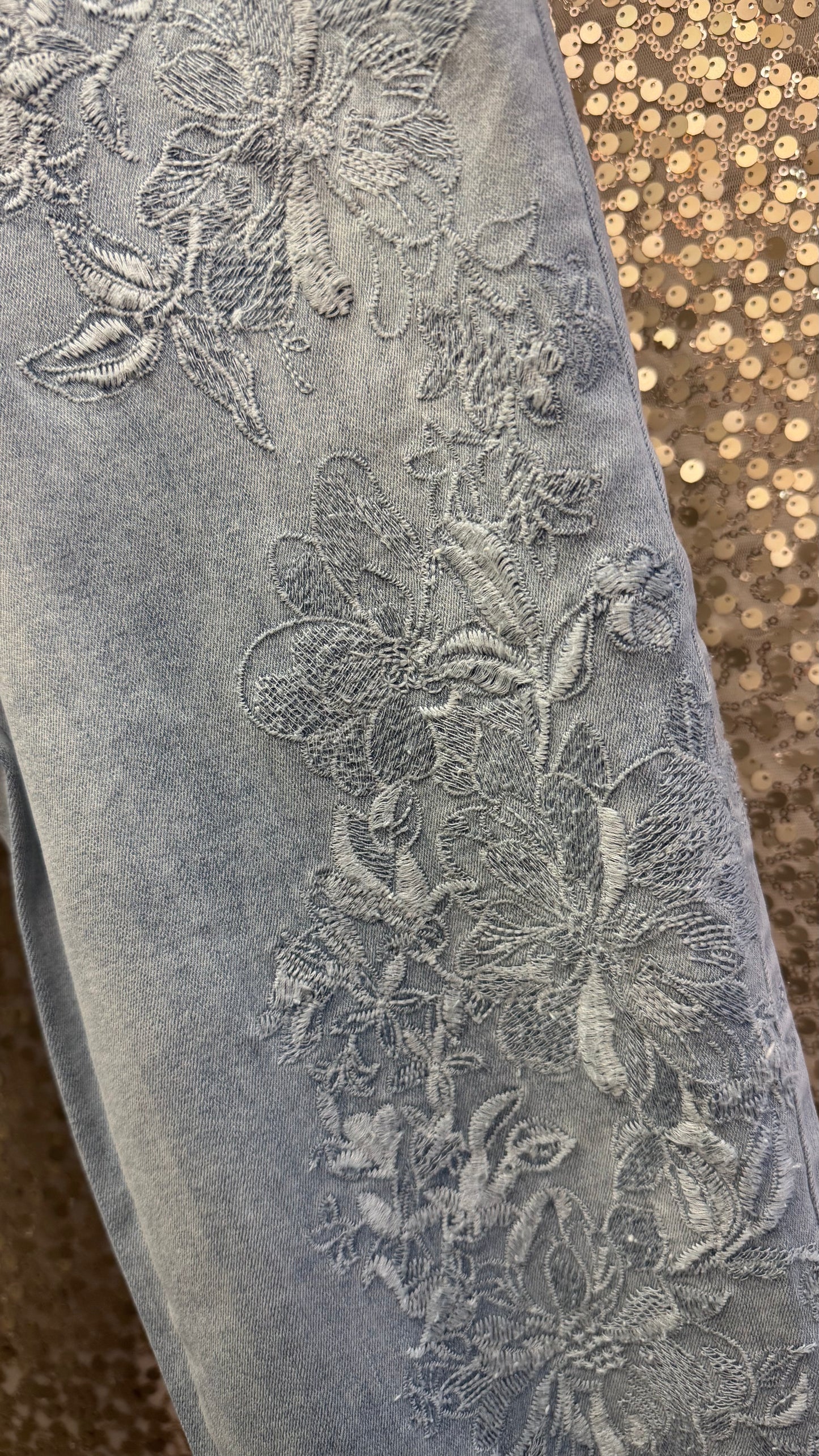 ORLY EMBROIDERED LIGHT BLUE DEMIN JEANS