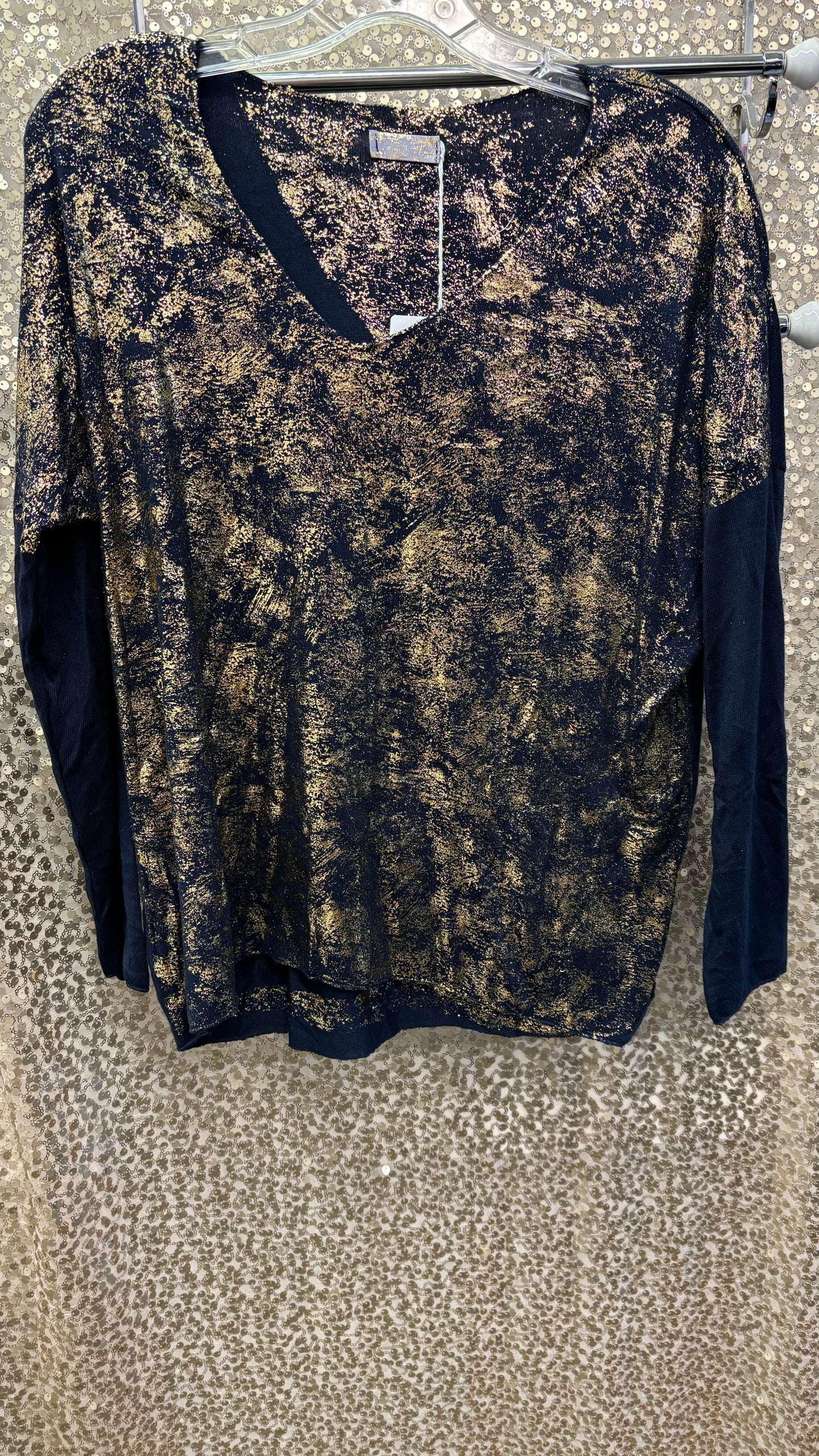 LM V NECK GOLD SHIMMER TOP OS